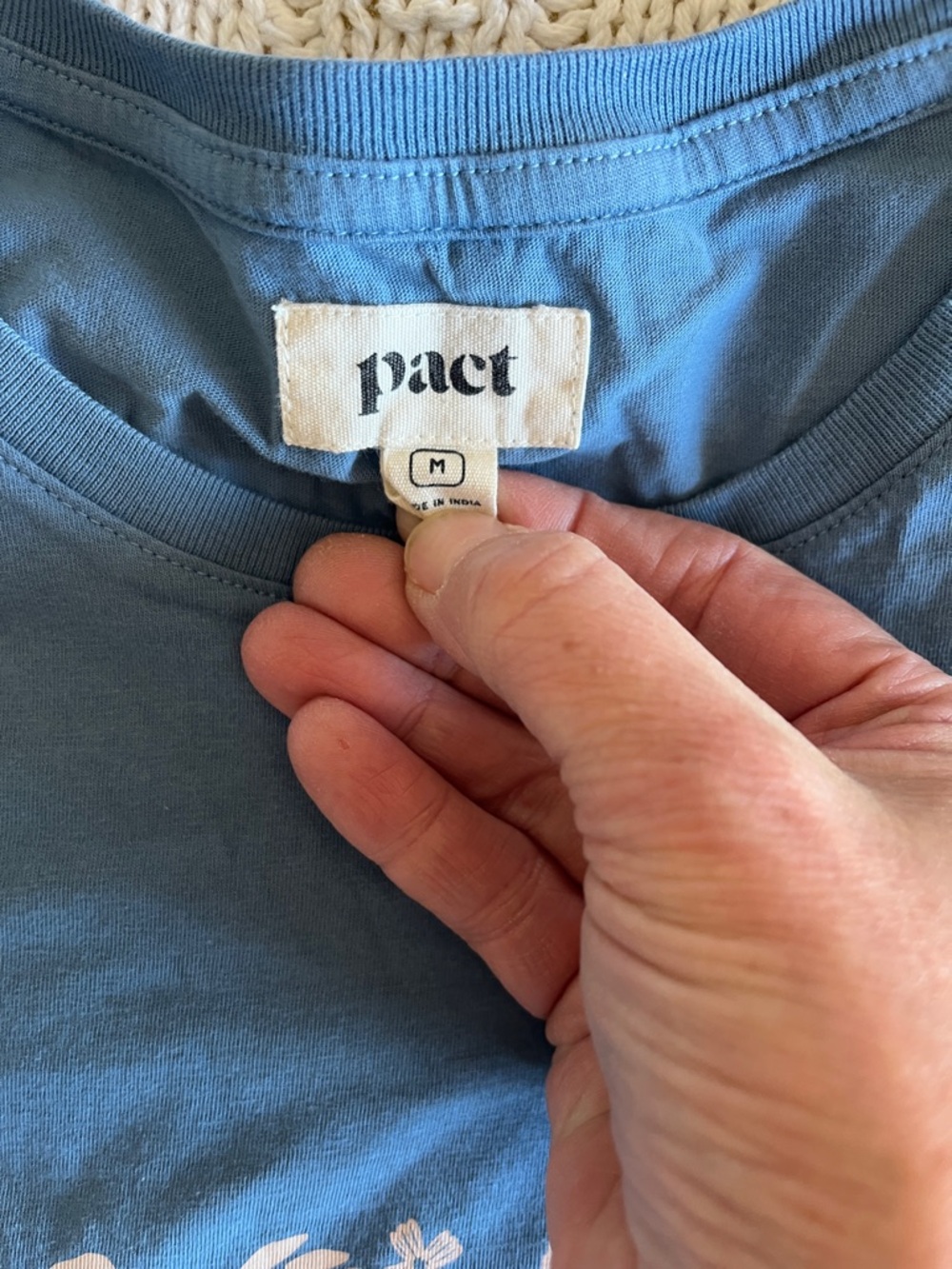 PACT Organic "NATURE" Graphic Crewneck Short Sleeve Tee in Light Blue Sz M - Picture 3 of 9